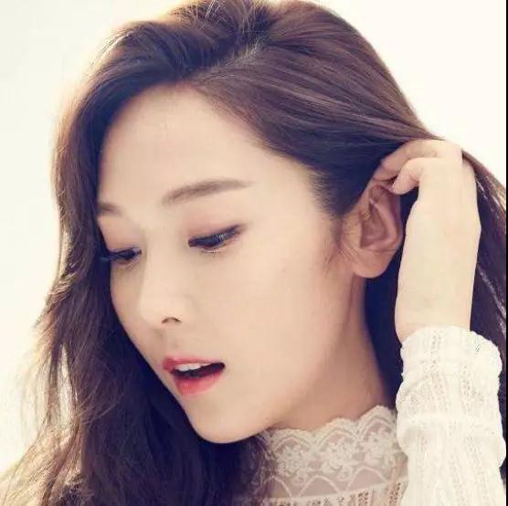 嘴上说不要身体却很诚实,女生喜欢你会出现的肢体语言第5张